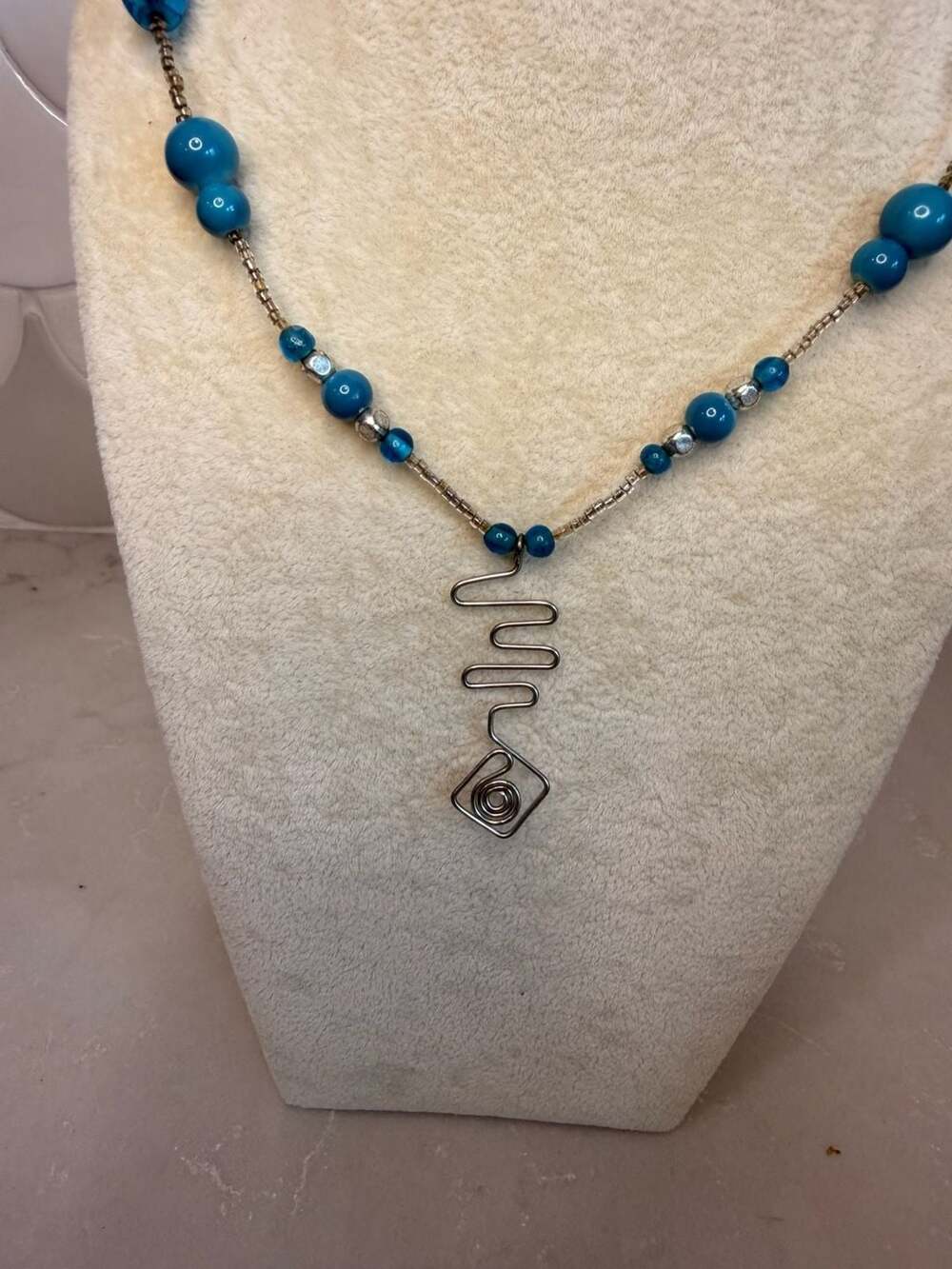 Handsome Teal Blue-Green Marbly Beads Layered Abstract Silvertone Necklace